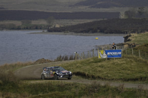 Volkswagen slaví - (Andreas Mikkelsen (NOR), Anders Jæger (NOR) Volkswagen Polo R WRC (2016) WRC Rally Great Britain 2016 Photo: Bodo Kräling)