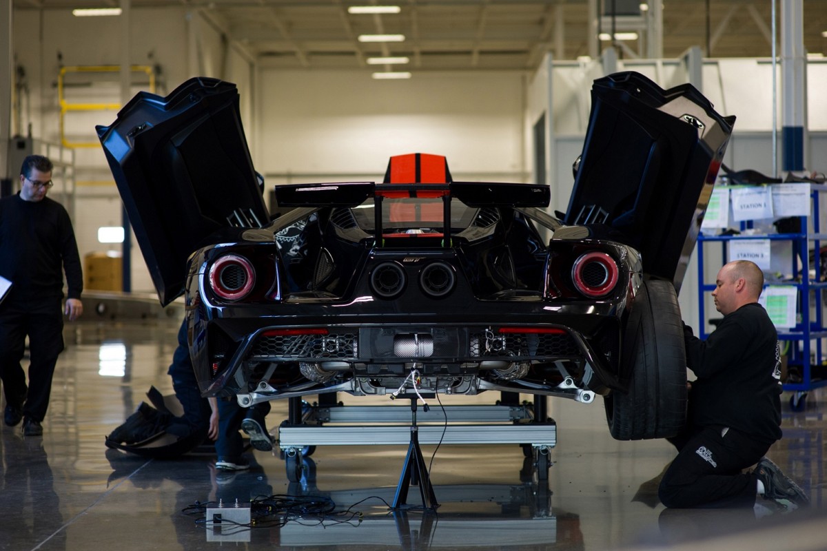 MARKHAM, Ontario, Canada, prosinec 16, 2016--Ford GT, Foto: Anthony Benincasa (vlevo) a Adam Thorndyke. Foto: Nick Busato