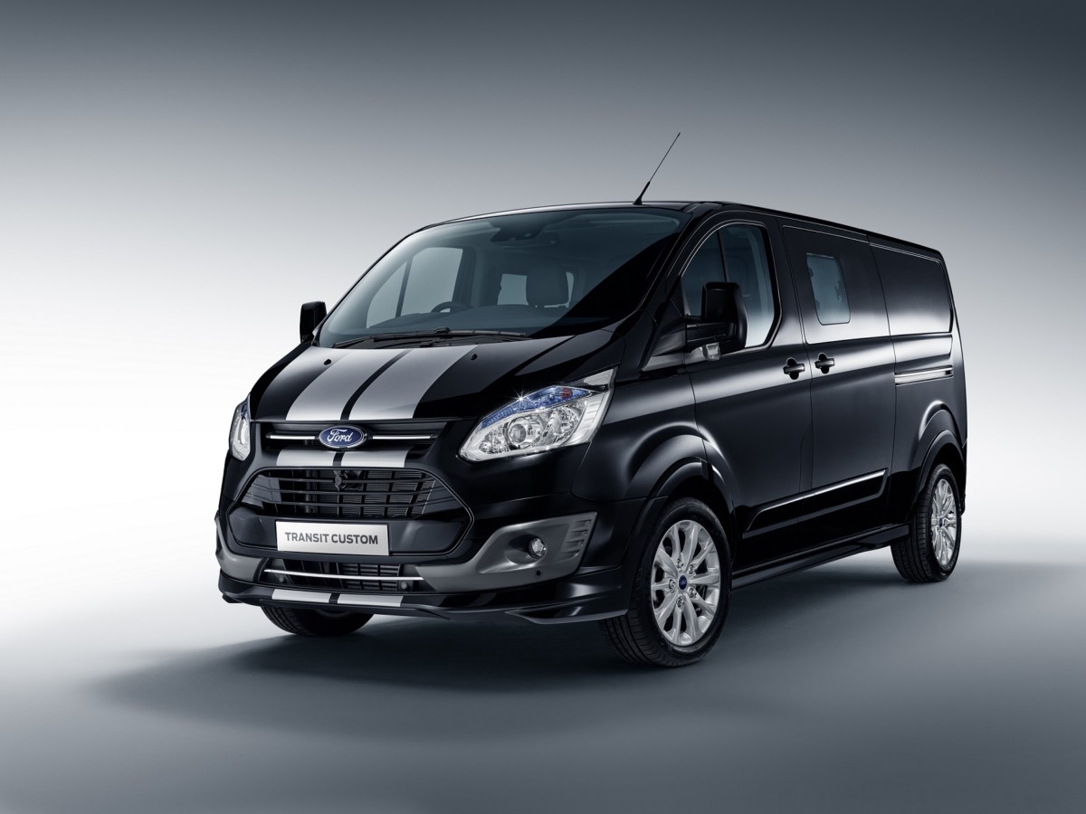 Ford Transit Custom přijíždí v nové stylové variantě Black Edition a se širší nabídkou modelů Sport (Foto: Ford)