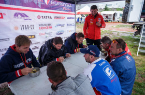 TATRA BUGGYRA RACING tým - Kolomý, Loprais - DAKAR 2017 - 5. etapa / Foto BUGGYRA Media