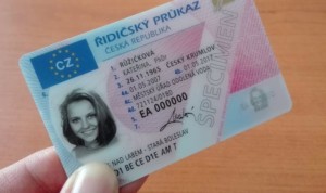 Řidičské průkazy si zatím vyměnilo 380 tisíc lidí, dalším tři čtvrtě milionům průkazů skončí platnost / Foto zdroj: Ministerstvo dopravy