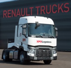 XPO Logistics potvrzuje na další dva roky důvěru ve značku Renault Trucks a její vozidla / Foto zdroj: Volvo Group Czech Republic, s.r.o.