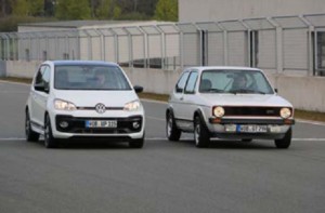 Duel: nový up! GTI proti prvnímu modelu Golf GTI / Foto zdroj: orsche Česká republika s.r.o.