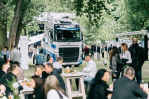 Volvo Trucks oslavilo 20 let působení na českém trhu stylově – open air Midsommar párty / Foto zdroj: http://www.volvo20let.cz