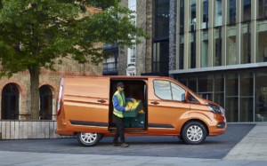 Nový Ford Transit Custom dostal atraktivnější design a propracovanější interiér / Foto zdroj: Ford Czech Republic