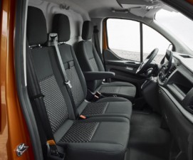 Nový Ford Transit Custom dostal atraktivnější design a propracovanější interiér / Foto zdroj: Ford Czech Republic