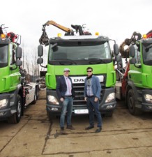 ing. Karel Koch, majitel společnosti GERA, export import, spol. s r.o. (vlevo); Ondřej Holub, ředitel společnosti GERA, export import, spol. s r.o. / Foto zdroj:  DAF Trucks CZ, s.r.o.