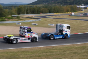 Most přinesl Lackovi desátý triumf sezóny, Forman stvrdil výhru v týmech