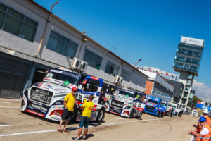 O prvním říjnovém víkendu pokračuje evropský šampionát trucků osmou zastávkou na španělském okruhu nedaleko Madridu.