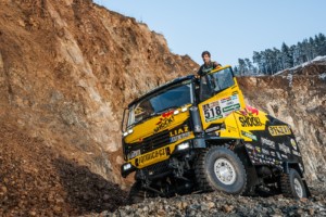 Martin Macík Jr. a Lukáš Kvapil balí na Rallye Dakar 2017