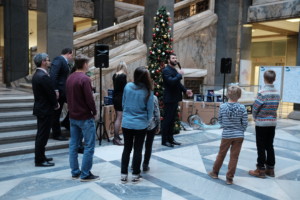 Zaměstnanci Ministerstva dopravy splnili přání dětem, které při dopravních nehodách přišly o rodiče (Foto zdroj: Ministerstvo dopravy)