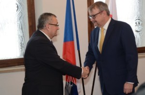 Výstavba dálničního propojení Česka a Polska pokračuje, ministři podepsali budoucí spojení D11 a S3 / Foto zdroj: Ministerstvo dopravy ČR