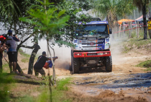 Kolomý vlétl do Rally Dakar nejrychlejším časem a vede! (Foto zdroj: BUGGYRA Media)