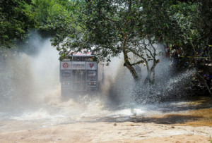 Kolomý vlétl do Rally Dakar nejrychlejším časem a vede! (Foto zdroj: BUGGYRA Media)