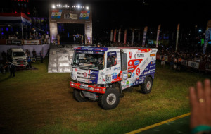 Kolomý vlétl do Rally Dakar nejrychlejším časem a vede! (Foto zdroj: BUGGYRA Media)