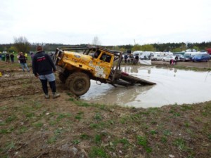 Milovice 2017: Začátek sezony skoro jako přes kopírák / Foto zdroj facebook: TRUCK TRIAL TEAM HORNÍ JIŘETÍN (440, 441, 442)