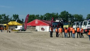 Firmy CAT a Tatra budou prezentovat své produkty v pískovně v Hrušovanech u Brna / Foto zdroj: TATRA TRUCKS a.s.