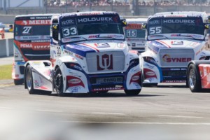 Lacko si v Le Mans komplikuje boj o premiérový titul / Foto zdroj: BUGGYRA media