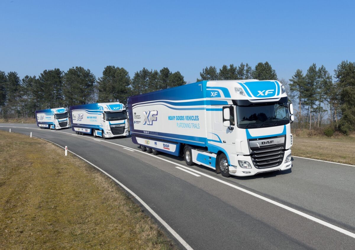 Společnost DAF Trucks se podílí na testech bezdrátově propojených souprav vozidel (technologie „platooning“), prováděných ve Velké Británii / Foto zdroj: DAF Trucks CZ