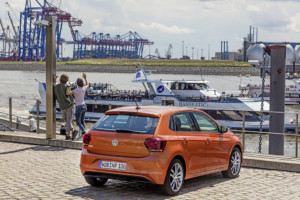 Nové Polo je sériově vybaveno systémem Front Assist včetně funkcí nouzového brzdění City Brake a rozpoznávání chodců / Foto zdroj: Porsche Česká republika s.r.o.