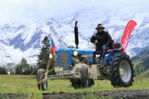 Havelka se svou Z 25 pokořil Edelweisspitze - nejvyšší bod rakouské vysokohorské silnice / Foto zdroj: ZETOR TRACTORS a.s. (foto Lenka Myšková)