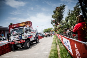 Tým TATRA Buggyra Racing vstoupil do jubilejního ročníku rally DAKAR opatrně / Foto zdroj: TATRA Buggyra Racing