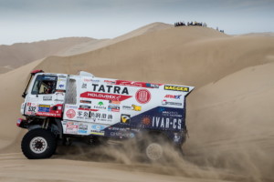 Tým TATRA Buggyra Racing vstoupil do jubilejního ročníku rally DAKAR opatrně / Foto zdroj: TATRA Buggyra Racing